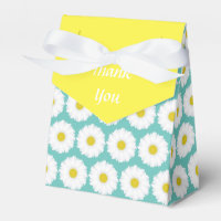 Cute Summer Daisies Pattern on Blue