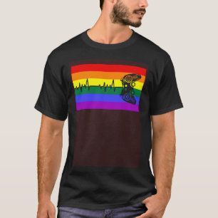 Cute Trendy Gamer Love LGBTQ Gay Pride Flag Queer T-Shirt
