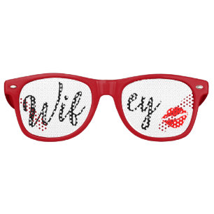CUTE! 😎  Wifey Sunglasses – Fun Kiss Lips Lens 