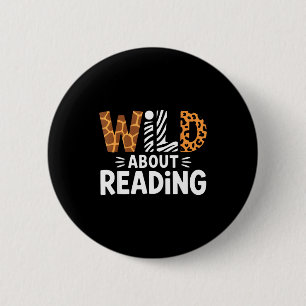 Cute wild about reading safari animal bookworm 6 cm round badge