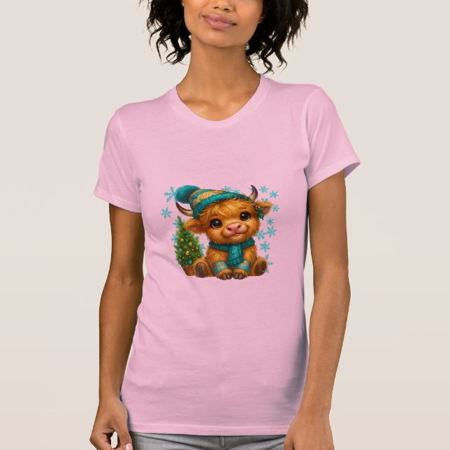 Cute Winter Highland Cow Christmas Art – Cozy Baby T-Shirt (Front)
