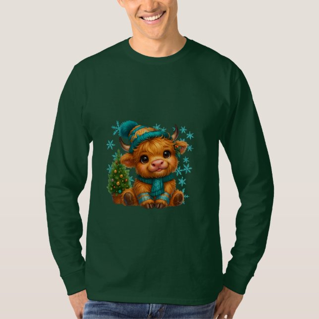 Cute Winter Highland Cow Christmas Art – Cozy Baby T-Shirt (Front)
