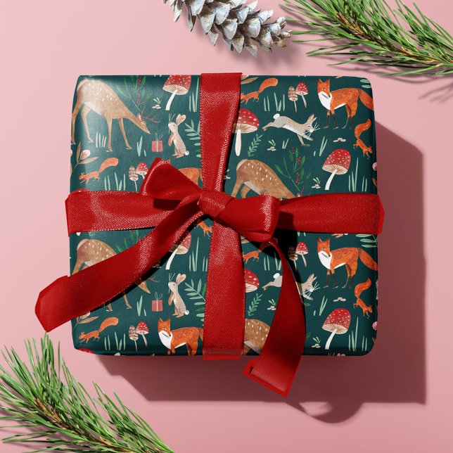 Cute Woodland Animals Green Christmas Forest Wrapping Paper (Cute Woodland Animals Green Christmas Forest Wrapping Paper)