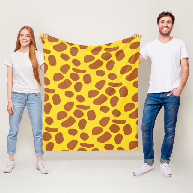Cute yellow giraffe skin seamless pattern fleece blanket (In Situ)