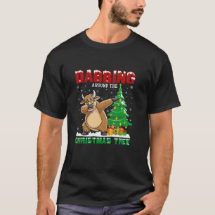 Dabbing Around the Christmas Tree Highland Cow Xma T-Shirt