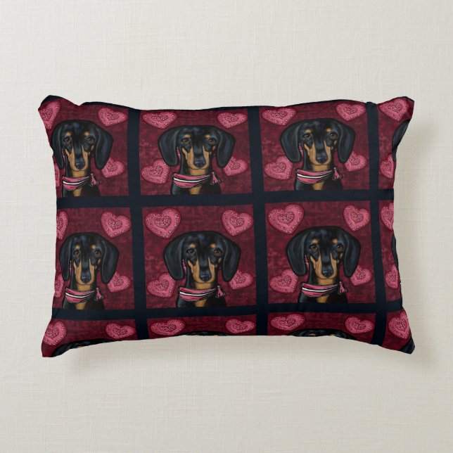 DACHSHUND     DECORATIVE CUSHION (Front)
