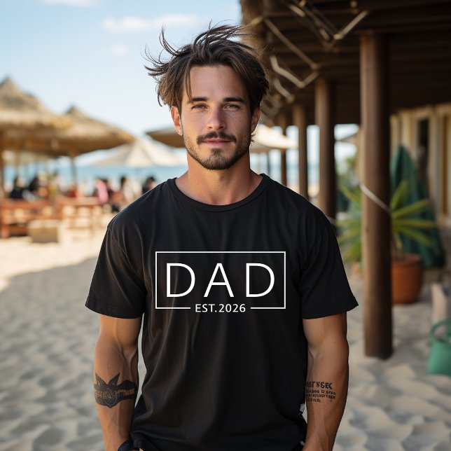 Dad Est. 2026 Expect Baby 2026 Father 2026 Dad T-Shirt (Creator Uploaded)