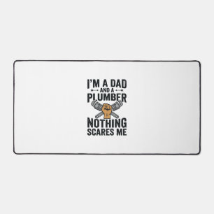 Dad Plumber Nothing Scares Me Vintage Shirt Design Desk Mat