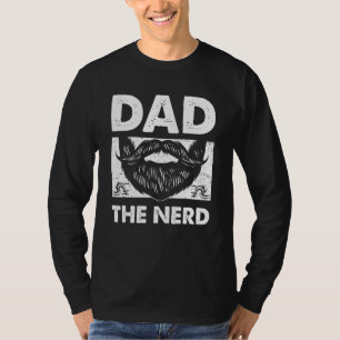 Dad the Nerd Conservative Daddy Protective Father  T-Shirt