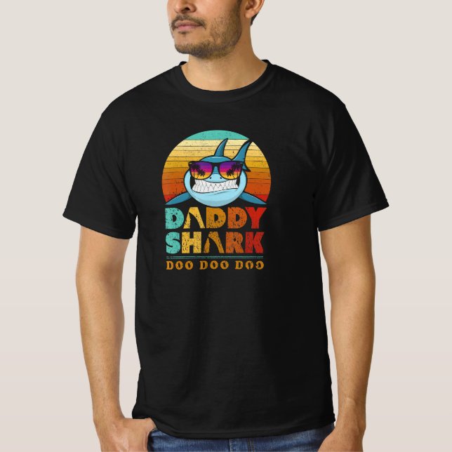 Daddy Shark T-Shirt. Doo Doo Doo Tee. T-Shirt (Front)