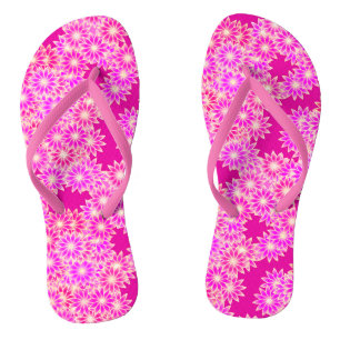 Daisies in shades of pink and plum jandals