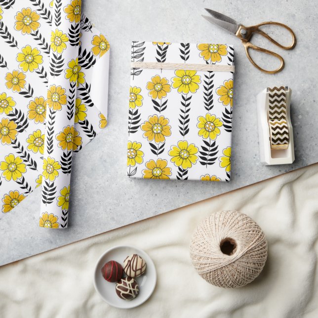Daisy doodles  in yellow and black wrapping paper (Crafts)
