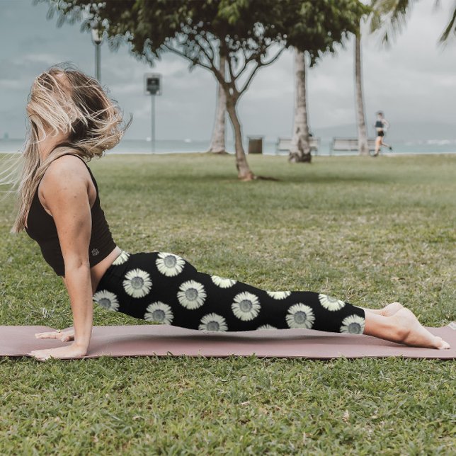 Daisy Flower Pattern Cute Girly Trendy White Black Leggings (Creator Uploaded)