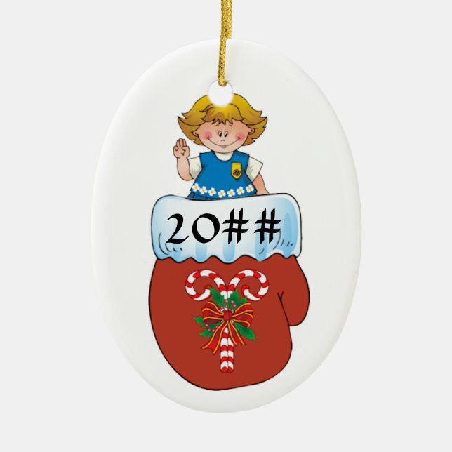 Daisy Mitten Blonde Ceramic Tree Decoration (Front)