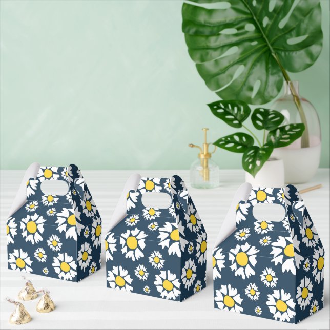 Daisy Pattern, Floral Pattern, White Daisies Favour Box (Multiple)
