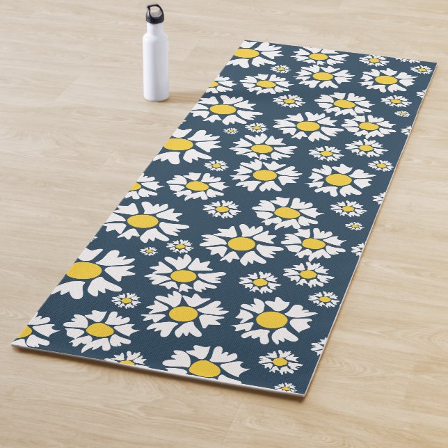 Daisy Pattern, Floral Pattern, White Daisies Yoga Mat (In Situ)