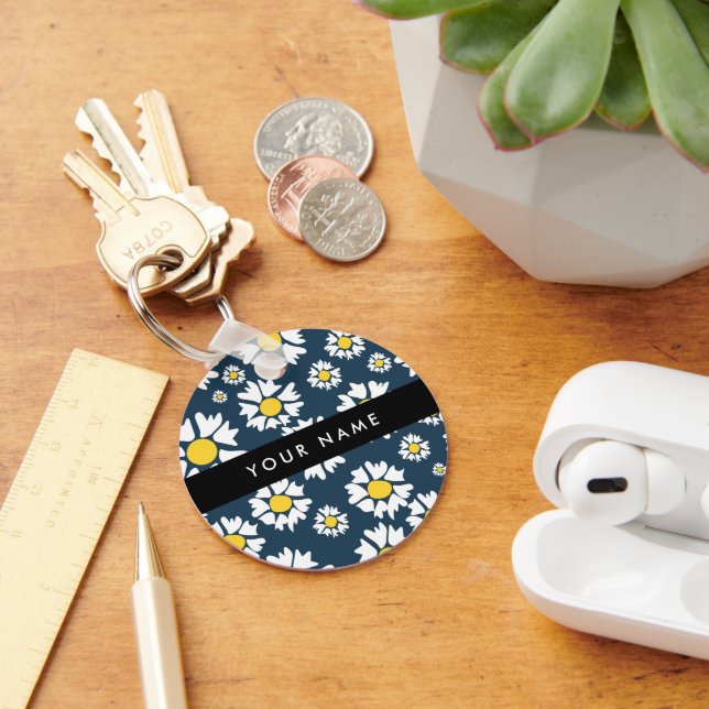 Daisy Pattern, White Daisies, Your Name Key Ring (Desk)