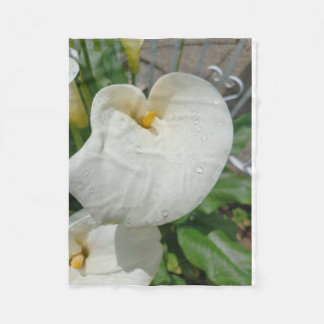 Dancing flowers fleece blanket
