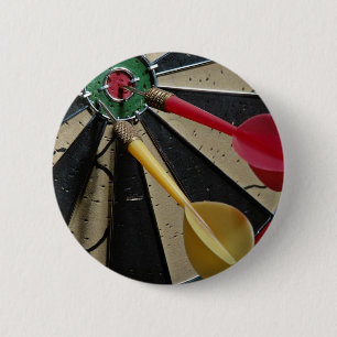 Dart board game 6 cm round badge