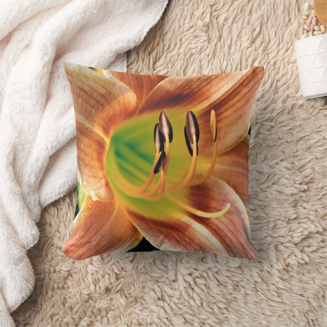 Daylily Macro Cushion (Blanket)
