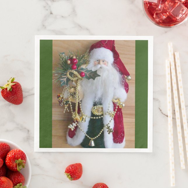 DECORATIVE CHRISTMAS SANTA NAPKIN (Insitu)