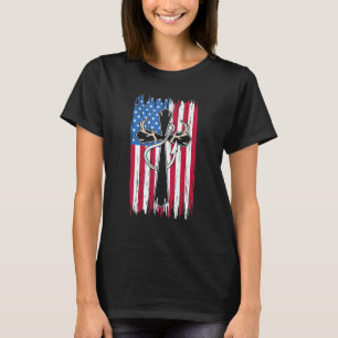 Deer Hunting Hunter Us Flag Deer Hunting & Fishin T-Shirt