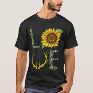 Deer Hunting Love Camouflage Pattern Gun Corns Hun T-Shirt