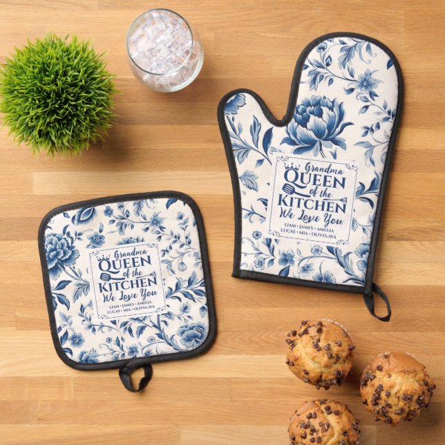 Delft Blue White Porcelain Hampton Floral Grandma Oven Mitt & Pot Holder Set (Top Down)