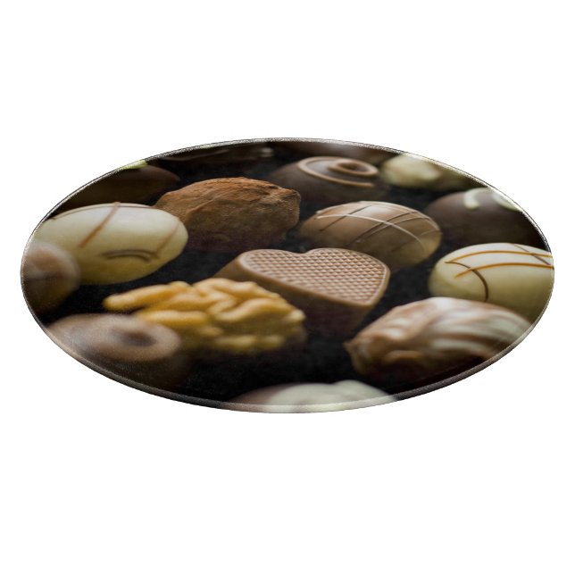 Delicious chocolate pralines cutting board (Corner)