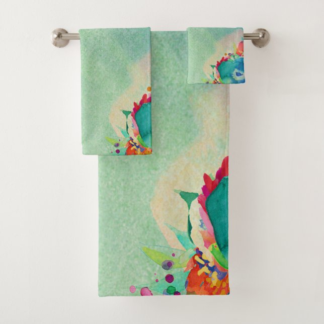Delightful Abstract Floral Watercolor Pattern Bath Towel Set (Insitu)
