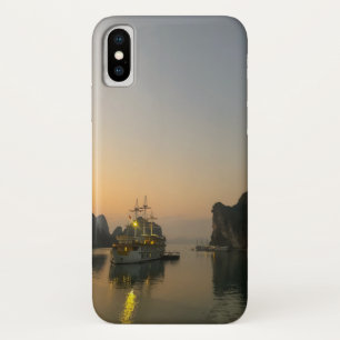 Delightful sunset in Halong Bay Vietnam Case-Mate iPhone Case