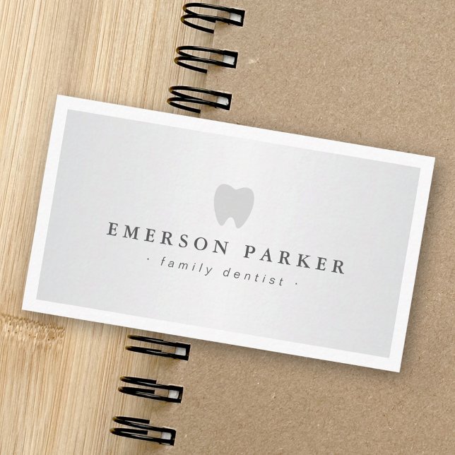 Dentist tooth logo modern light grey gradient business card (Dentist tooth logo modern light gray gradient business card)