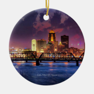 Des Moines, Iowa cityscape Ceramic Tree Decoration