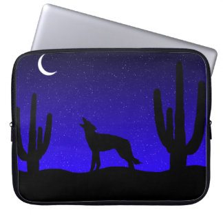 Desert Coyote Howling at Moon Laptop Sleeve