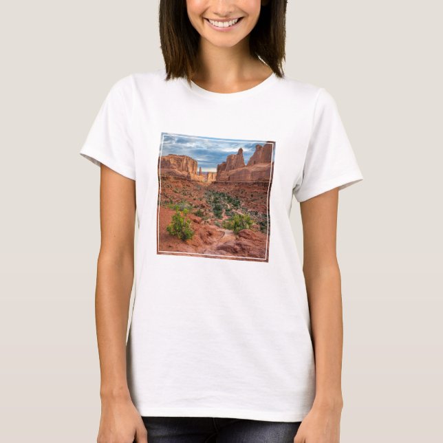 Deserts | Arches National Park, Utah T-Shirt (Front)