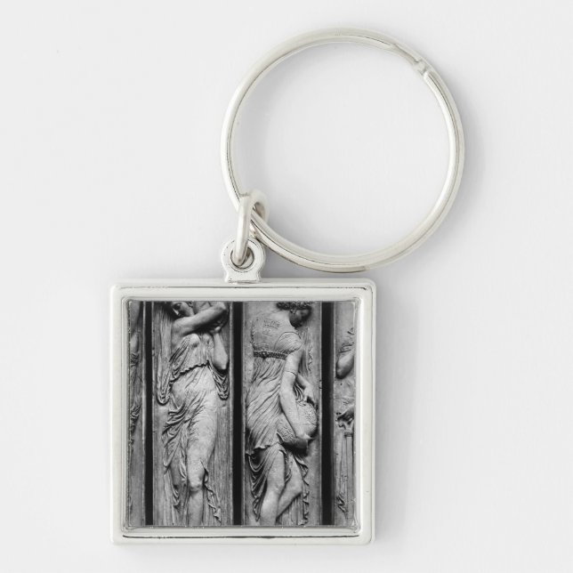 Detail of reliefs key ring (Front)