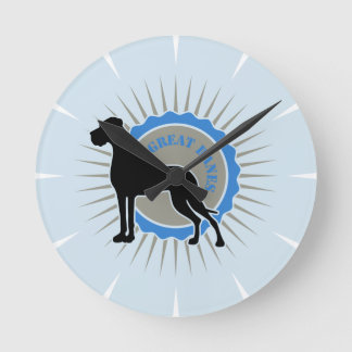 Deutsche Dogge auf blau elegant Round Clock