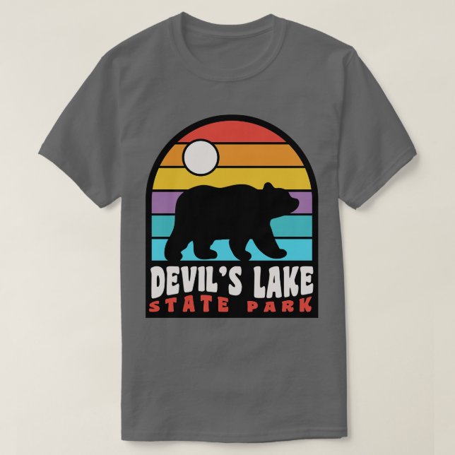 Devils Lake State Park Wisconsin Retro Sunset Bear T-Shirt (Design Front)