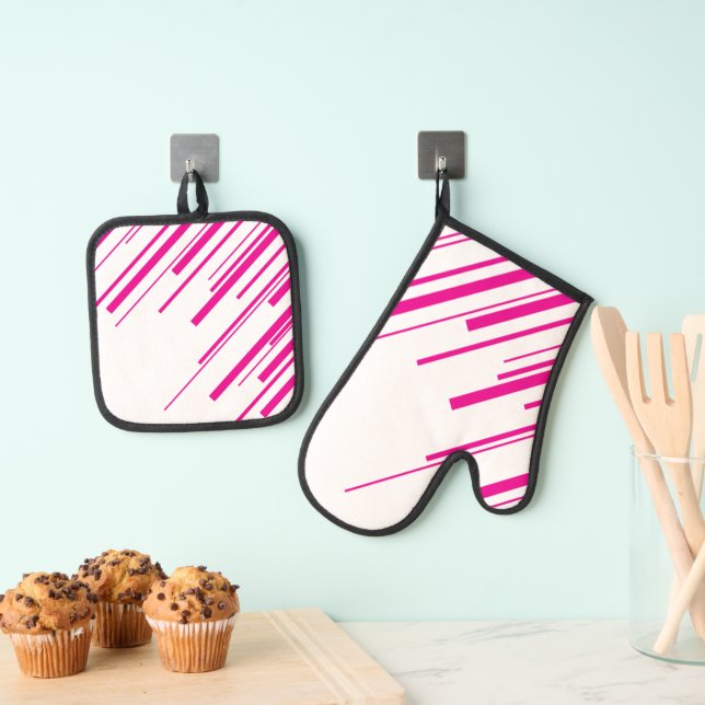 Diagonals in Magenta and White Oven Mitt & Pot Holder Set (Insitu(Hanging))