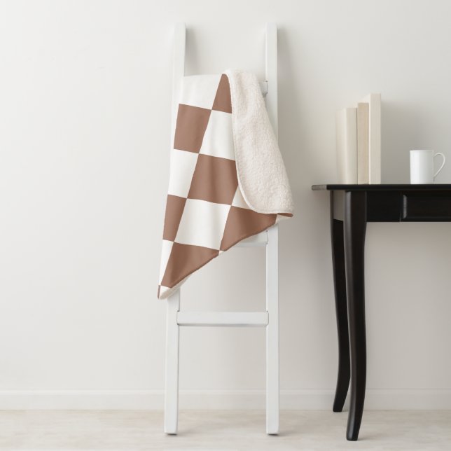 Diamond Pattern in White and Mocha Mousse Sherpa Blanket (In Situ)