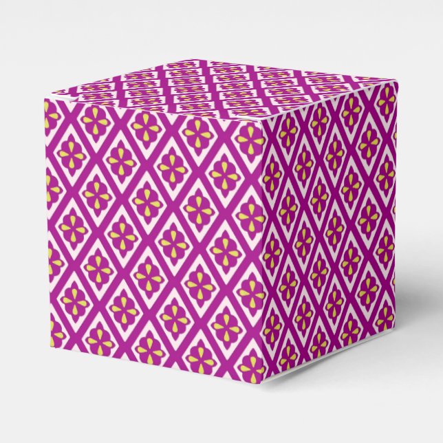 Diamond pattern - plum purple and pink favour box (Front Side)