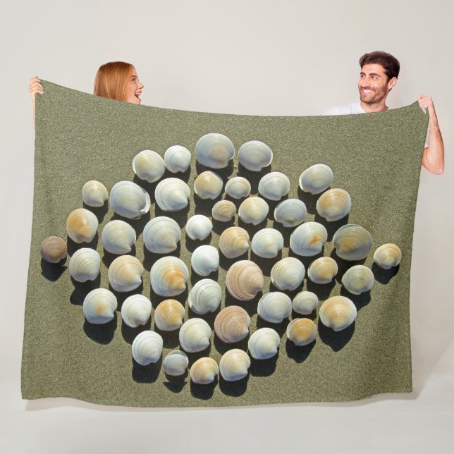 DIAMOND SHELLS FLEECE BLANKET (In Situ)