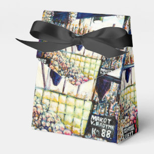 Dimensions of Curiosity Favour Box