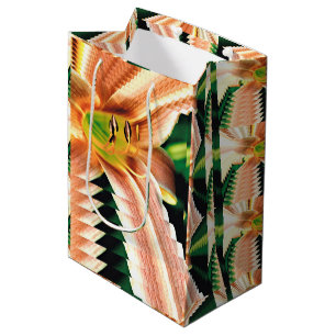 Diminishing Daylily Medium Gift Bag