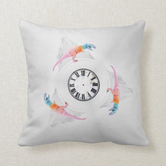 Dinossauros and Relogios Cushion