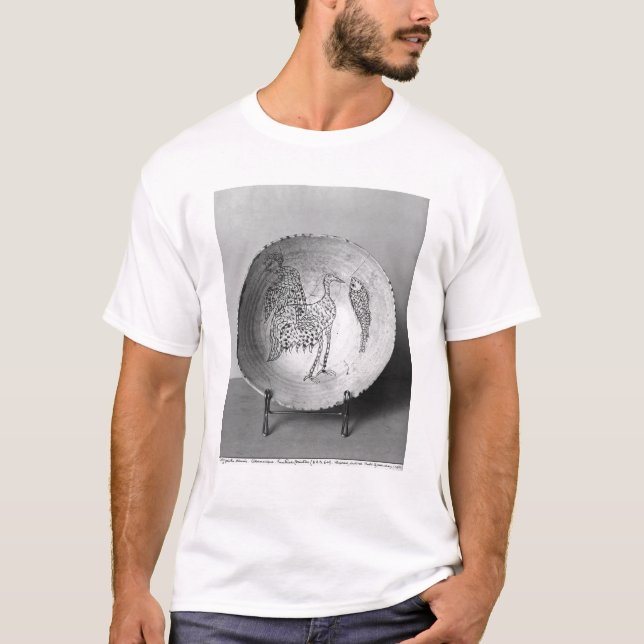 Dish decorated with birds T-Shirt (Front)
