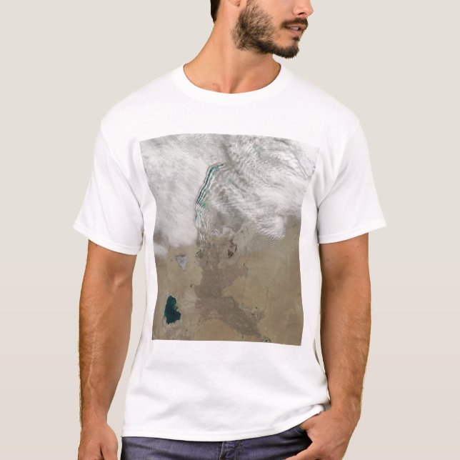 Distinctive lines of clouds T-Shirt (Front)