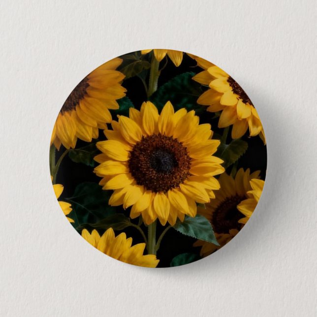 Distinctive sunflower brooch 6 cm round badge (Front)