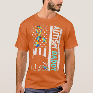Distressed American Flag Autism Daddy Bear Autisti T-Shirt