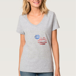 Distressed American USA Flag Lips Kiss Heart T-Shirt
